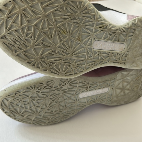 Womens Nike AirMax - Picture 2 of 6